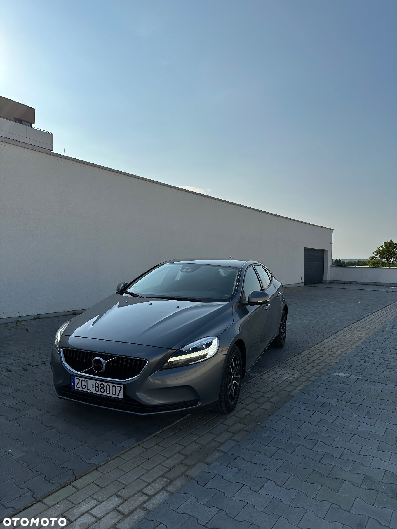 Volvo V40 D2 Drive-E Summum - 1