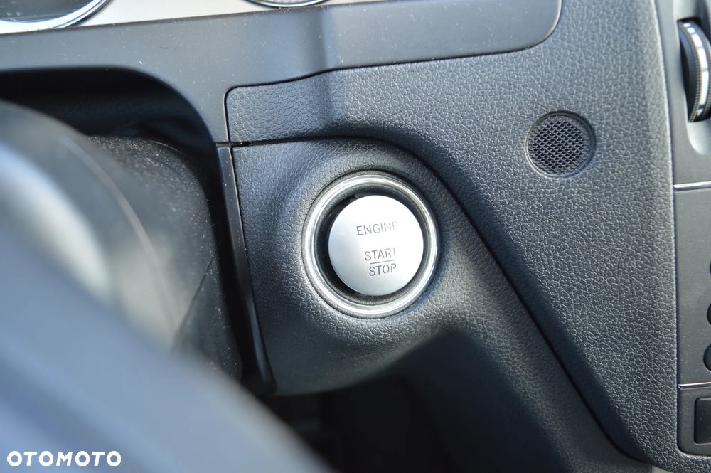 Mercedes-Benz Klasa C 280 7G-TRONIC Avantgarde Sport Edition - 29