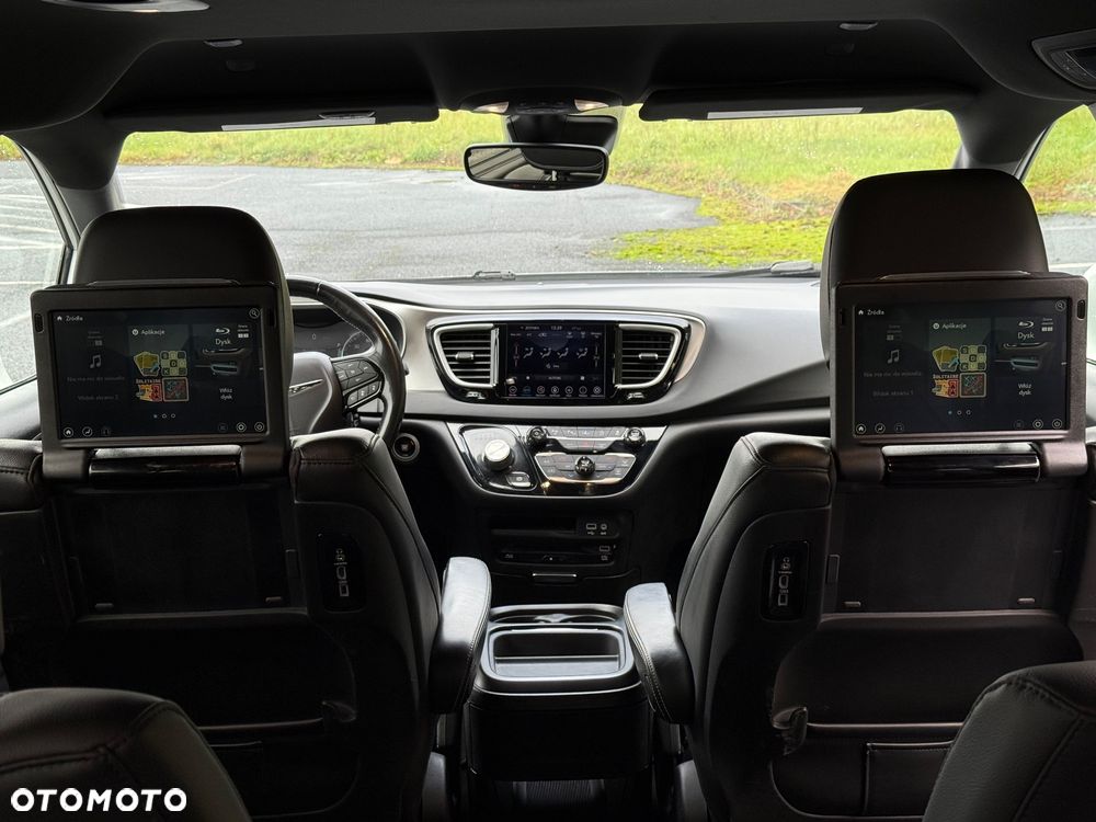 Chrysler Pacifica - 14