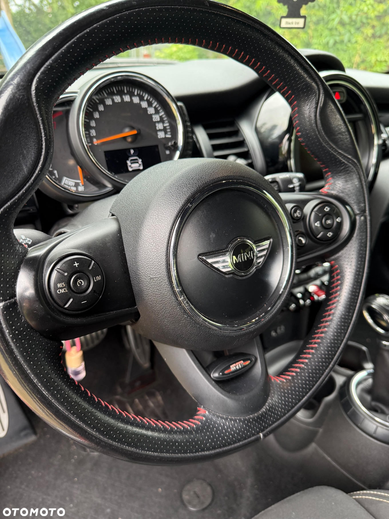 MINI Cooper Standard - 4