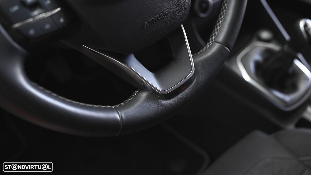 Ford Fiesta 1.1 S&S TITANIUM - 44
