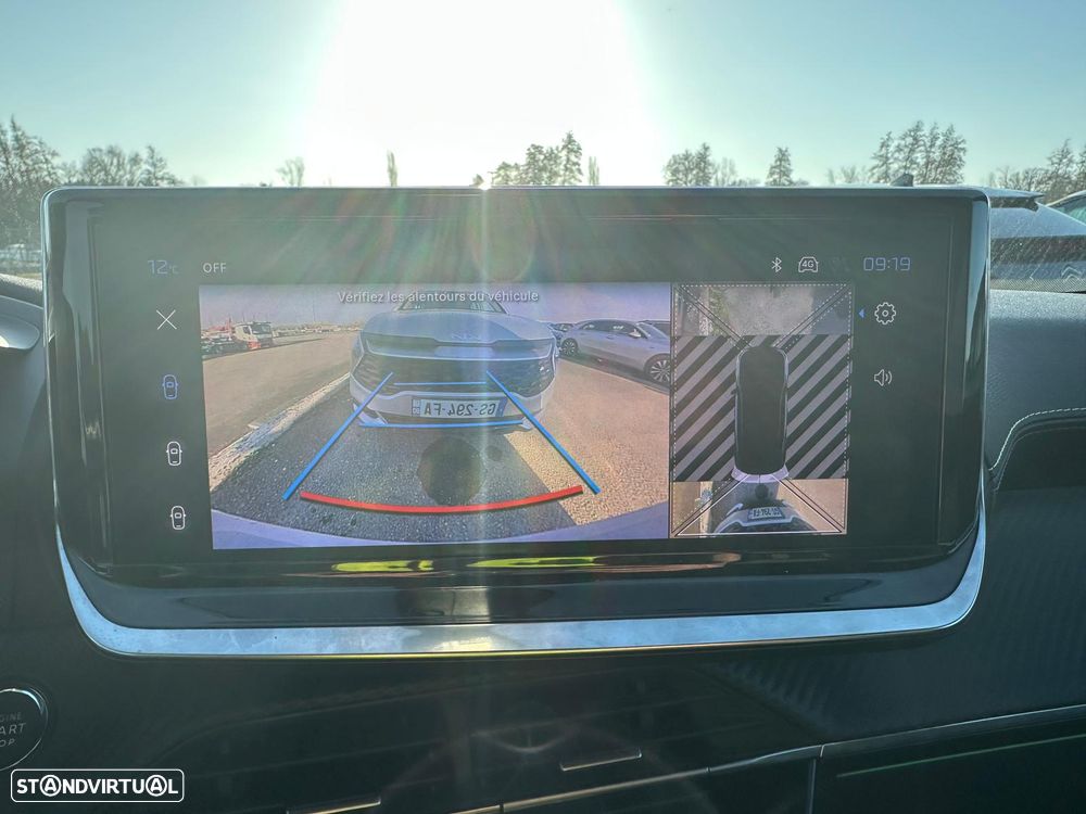 Peugeot 2008 PureTech 130 EAT8 GT - 12