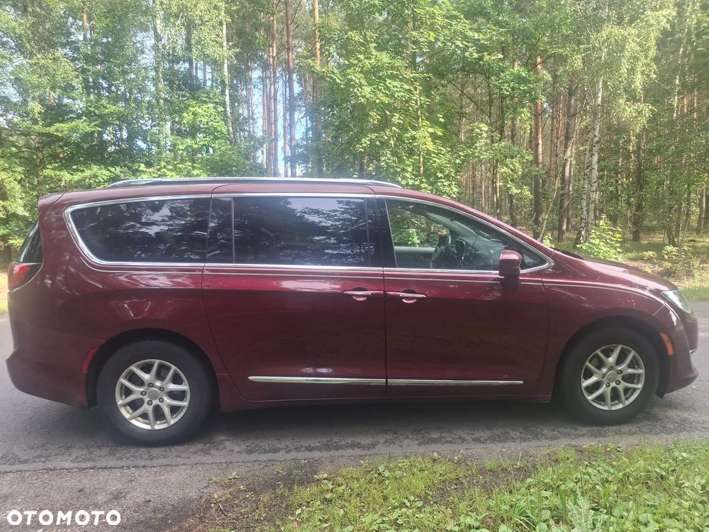 Chrysler Pacifica - 5