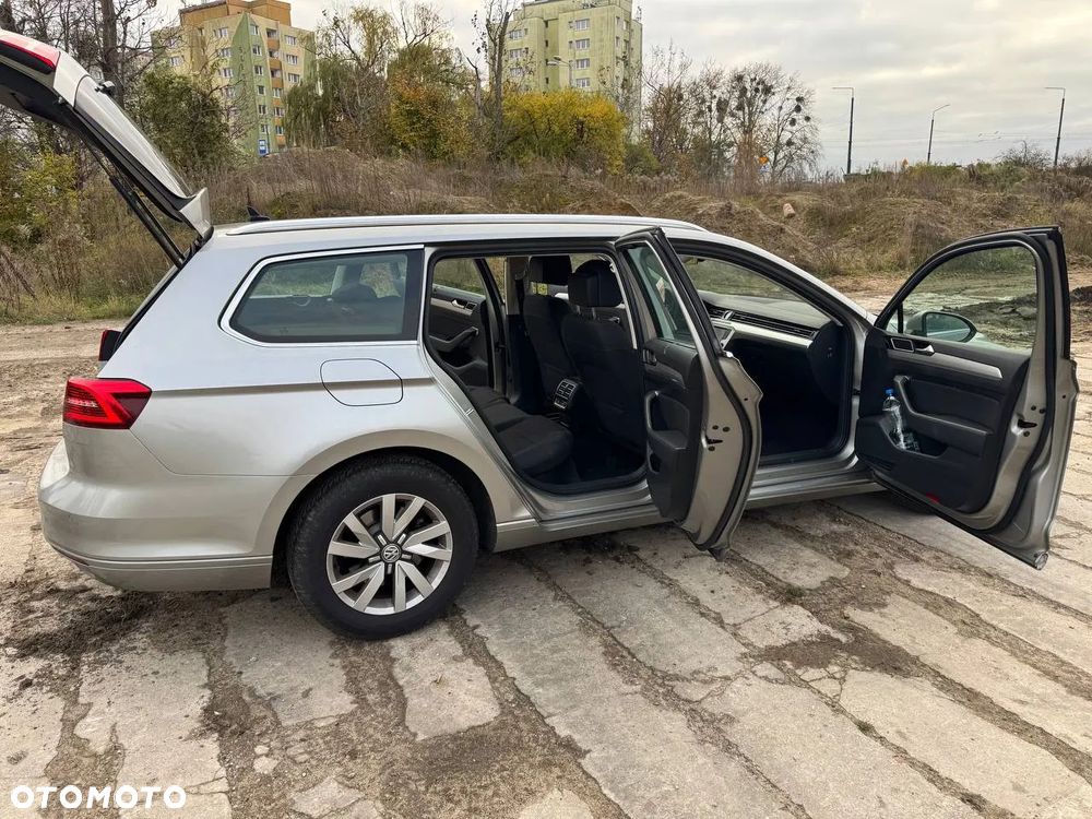 Volkswagen Passat 1.6 TDI BMT Comfortline - 13