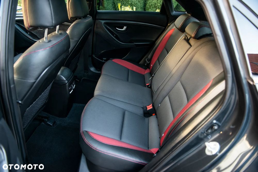 Hyundai i30 1.6 GDI Turbo Luxury - 31