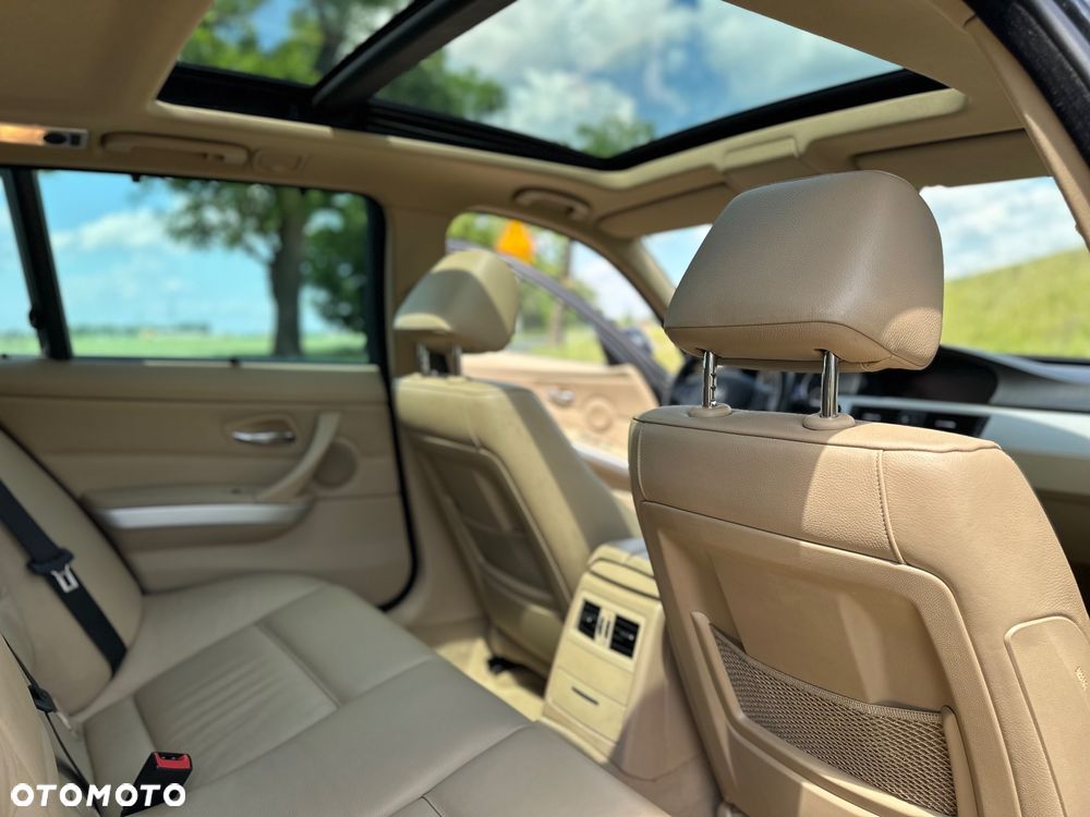 BMW Seria 3 330xi - 19