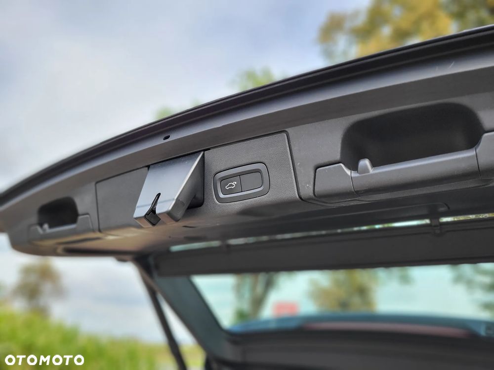 Volvo XC 60 T4 Momentum Pro - 21