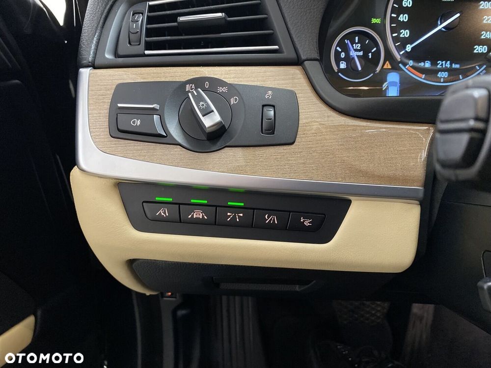 BMW Seria 5 525d Luxury Line - 15