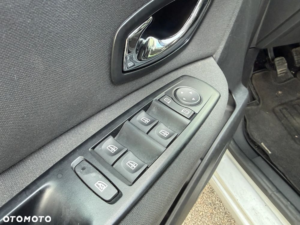 Renault Scenic - 16