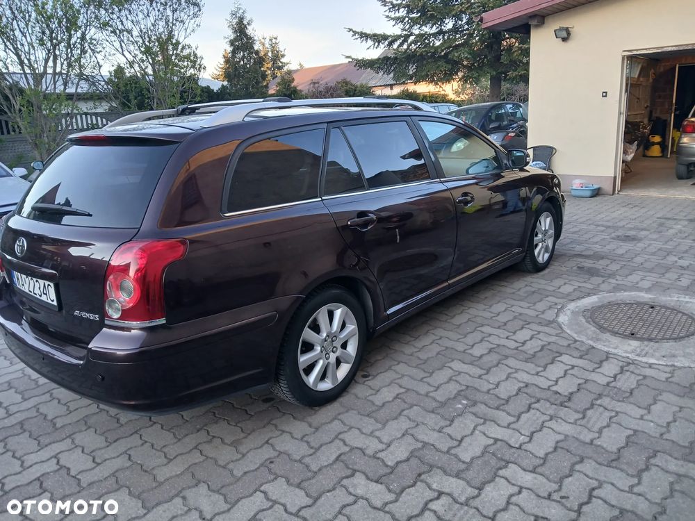 Toyota Avensis - 9