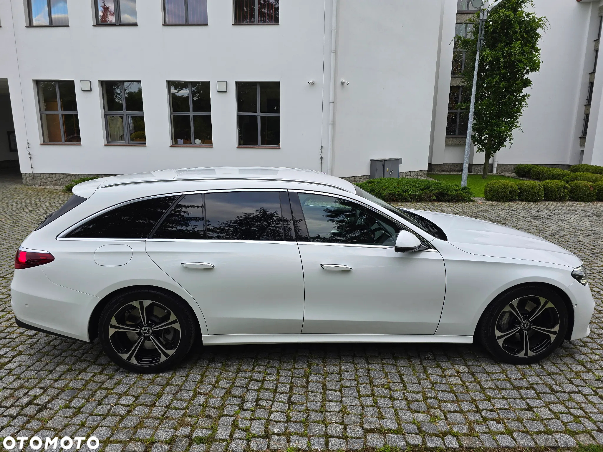 Mercedes-Benz Klasa E ver-300-de-phev-4--matic-avantgarde-9g--tronic - 8