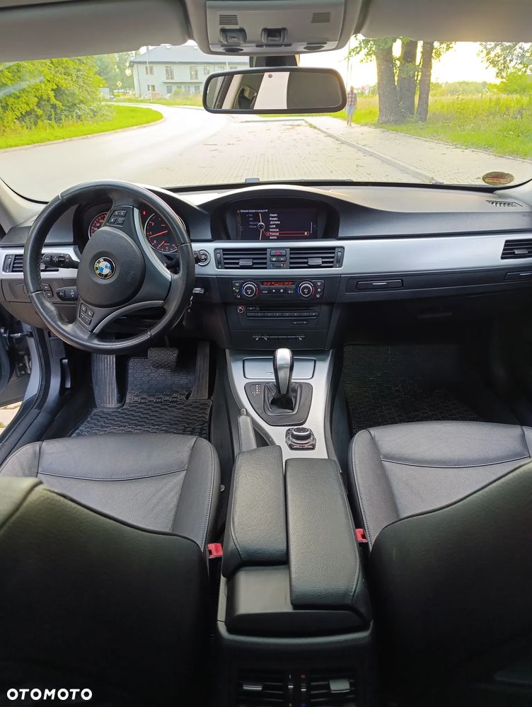 BMW Seria 3 318i - 14