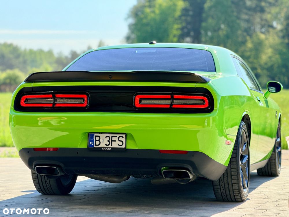 Dodge Challenger 5.7 R/T - 13