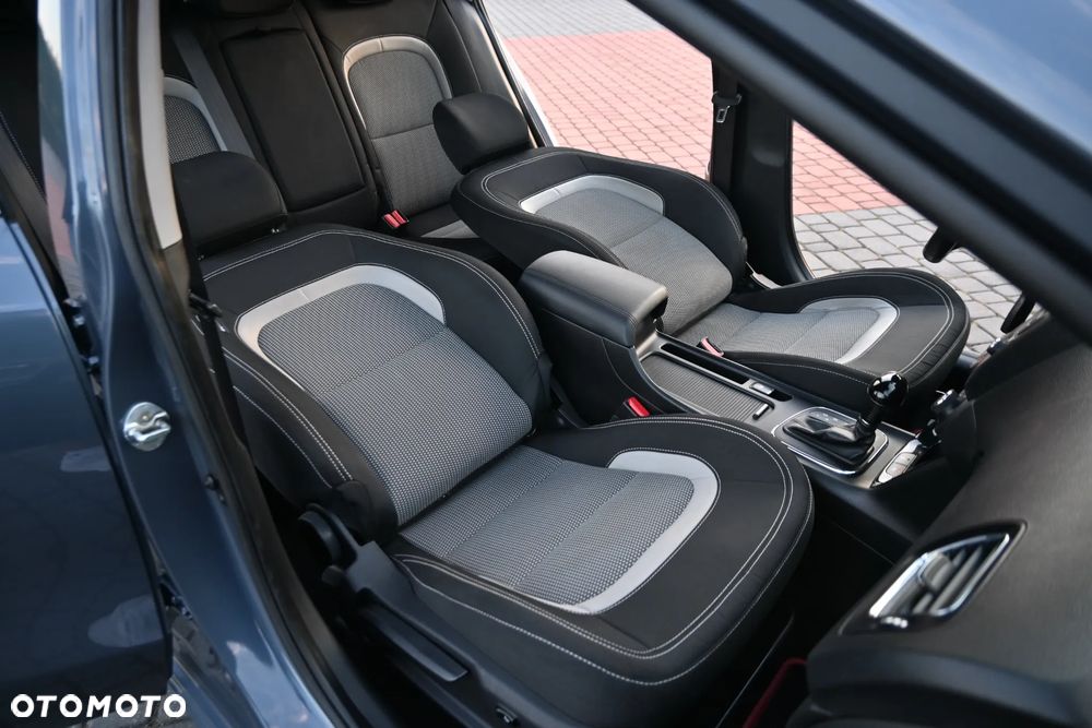 Kia Ceed 1.6 GDI DCT Platinum Edition - 25