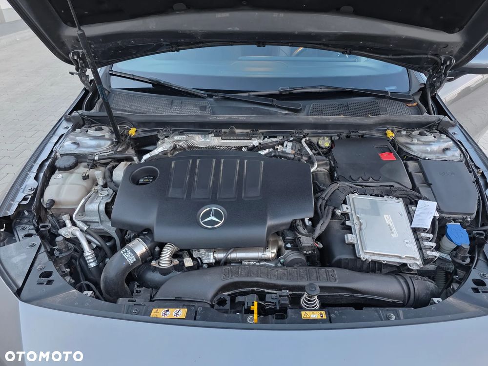 Mercedes-Benz CLA 200 d 8G-DCT Progressive - 12