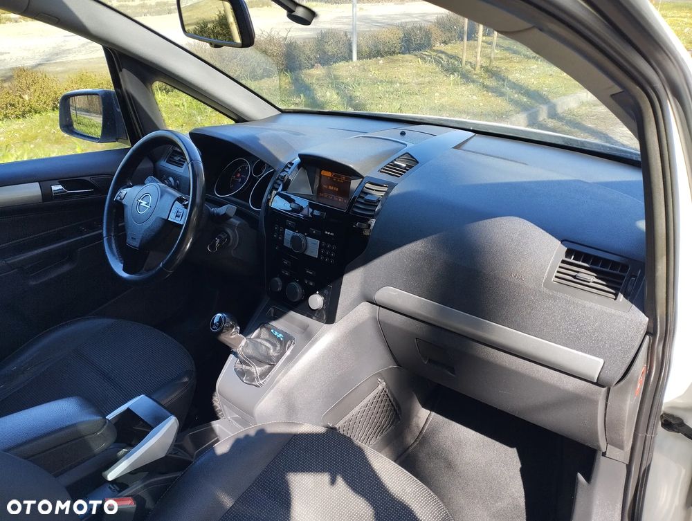 Opel Zafira 1.7 CDTI Sport - 26