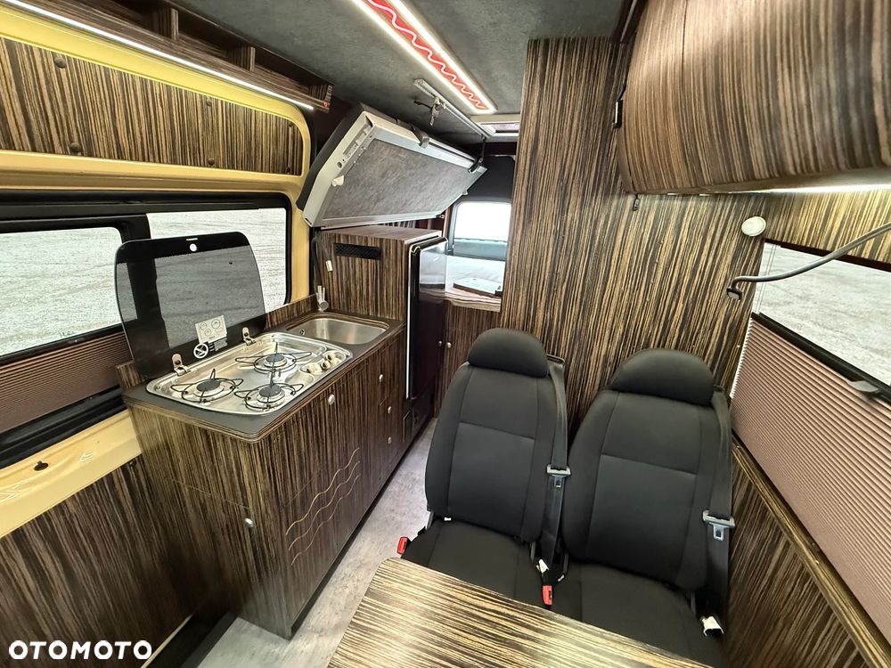 Mercedes-Benz Sprinter - 20