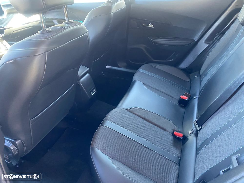 Peugeot 2008 1.5 BlueHDi Allure Pack EAT8 - 8