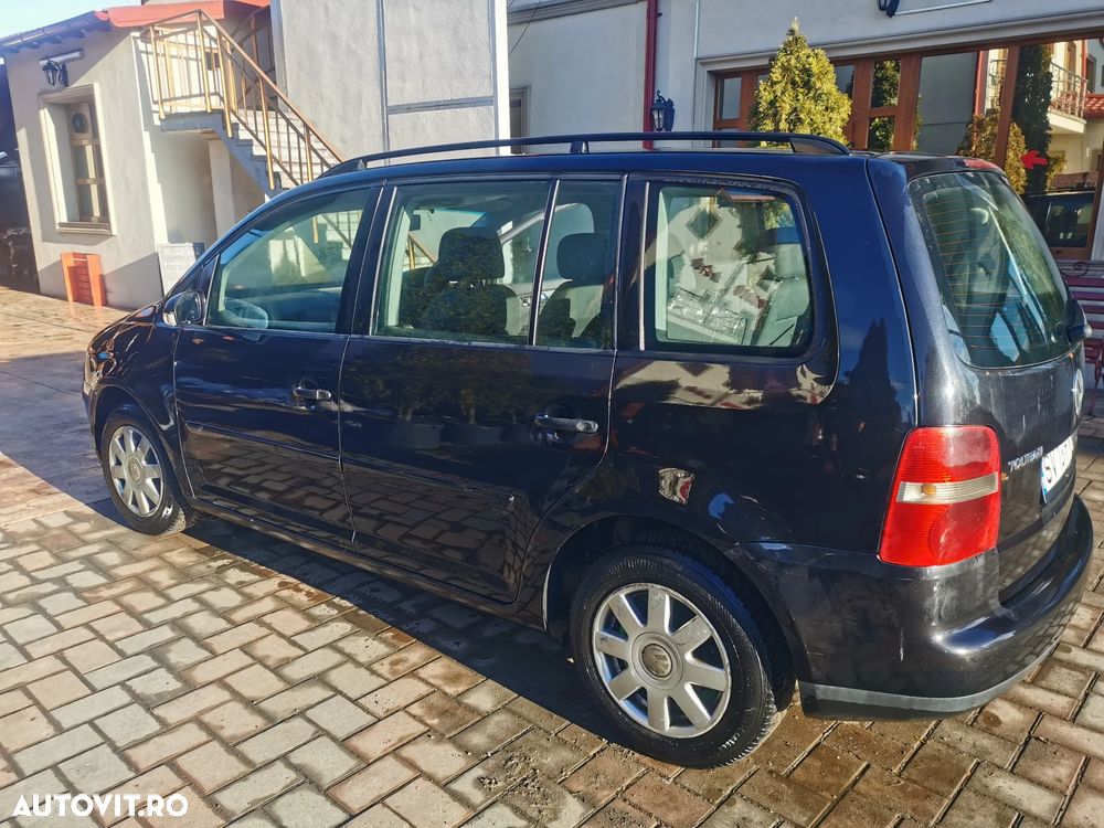 Volkswagen Touran 1.9 TDI DPF Conceptline - 1