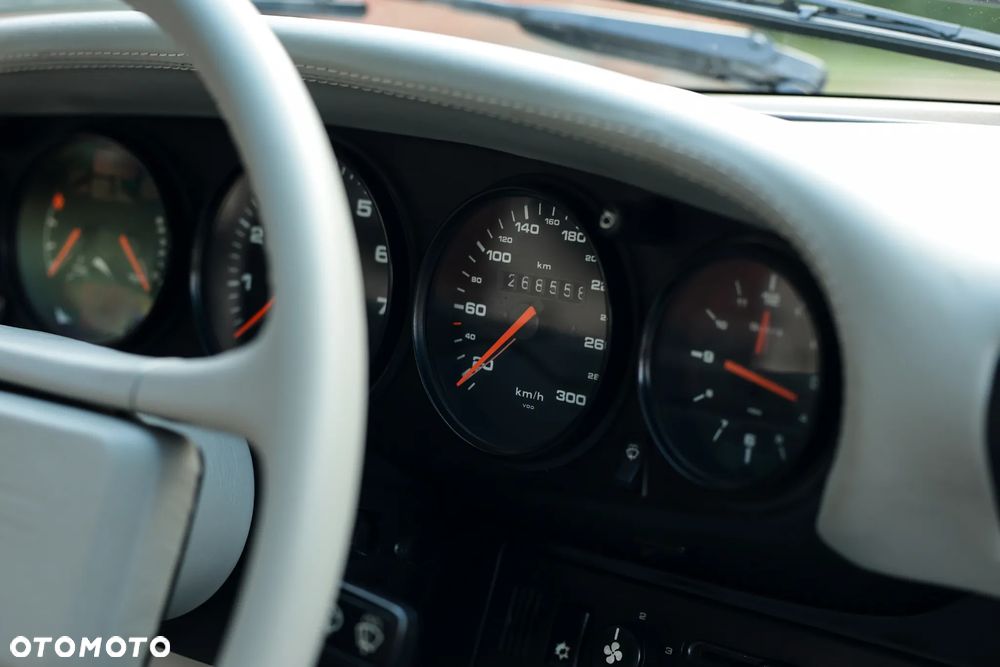 Porsche 911 4 - 34