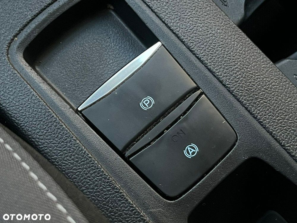 Ford Focus 1.5 EcoBlue Start-Stopp-System TITANIUM DESIGN - 25