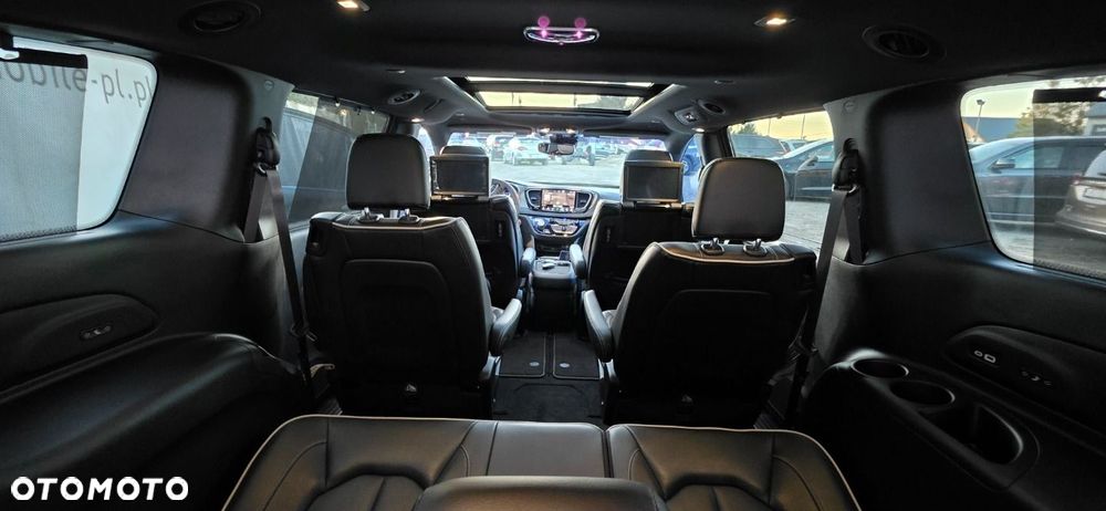 Chrysler Pacifica - 30