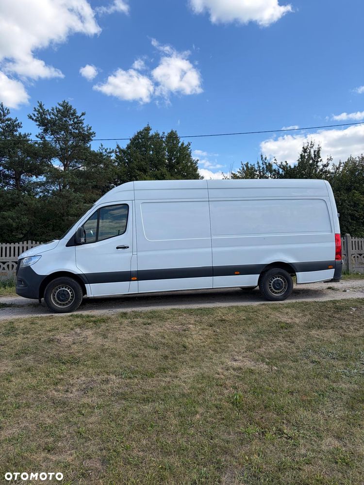 Mercedes-Benz Sprinter - 2