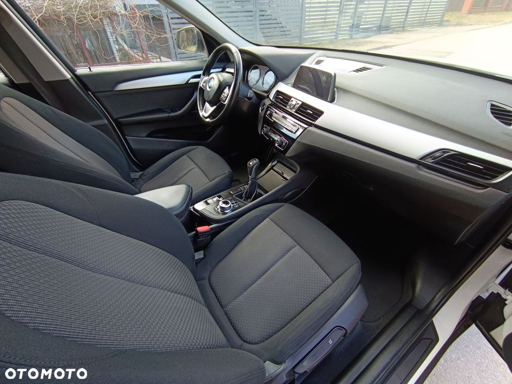 BMW X1 sDrive16d - 11