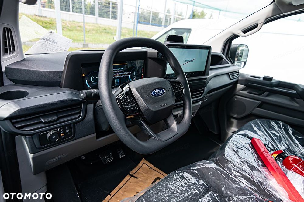 Ford Transit Custom 320 L2H1 Trend A8 2.0 136KM - 9