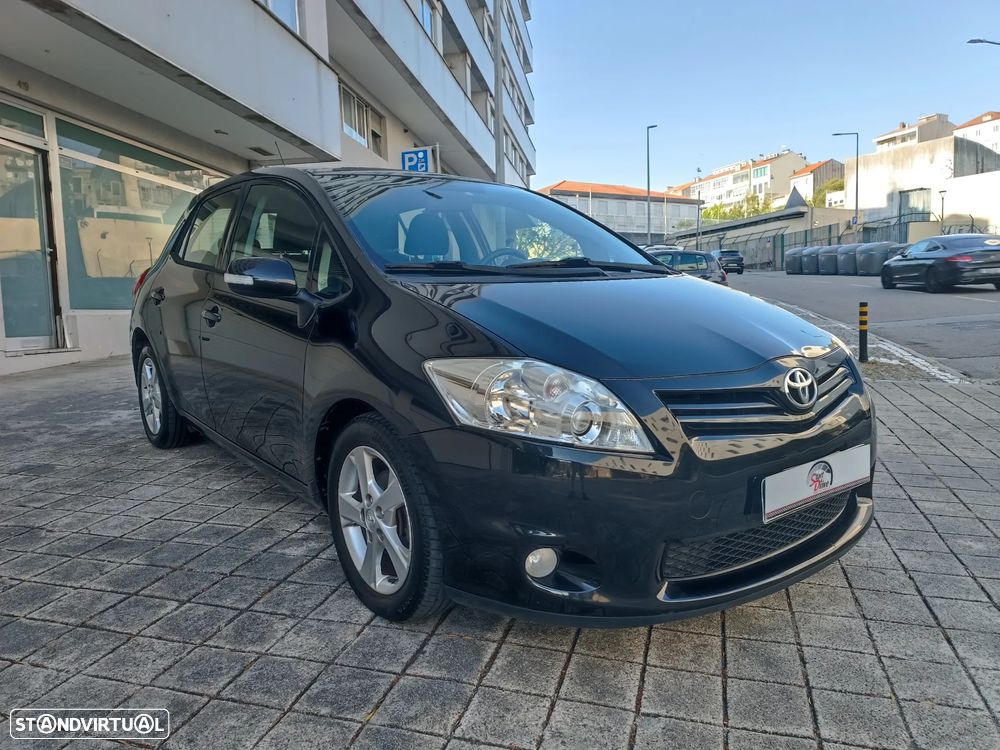Toyota Auris 1.4 D-4D Comfort+Pack Style - 2