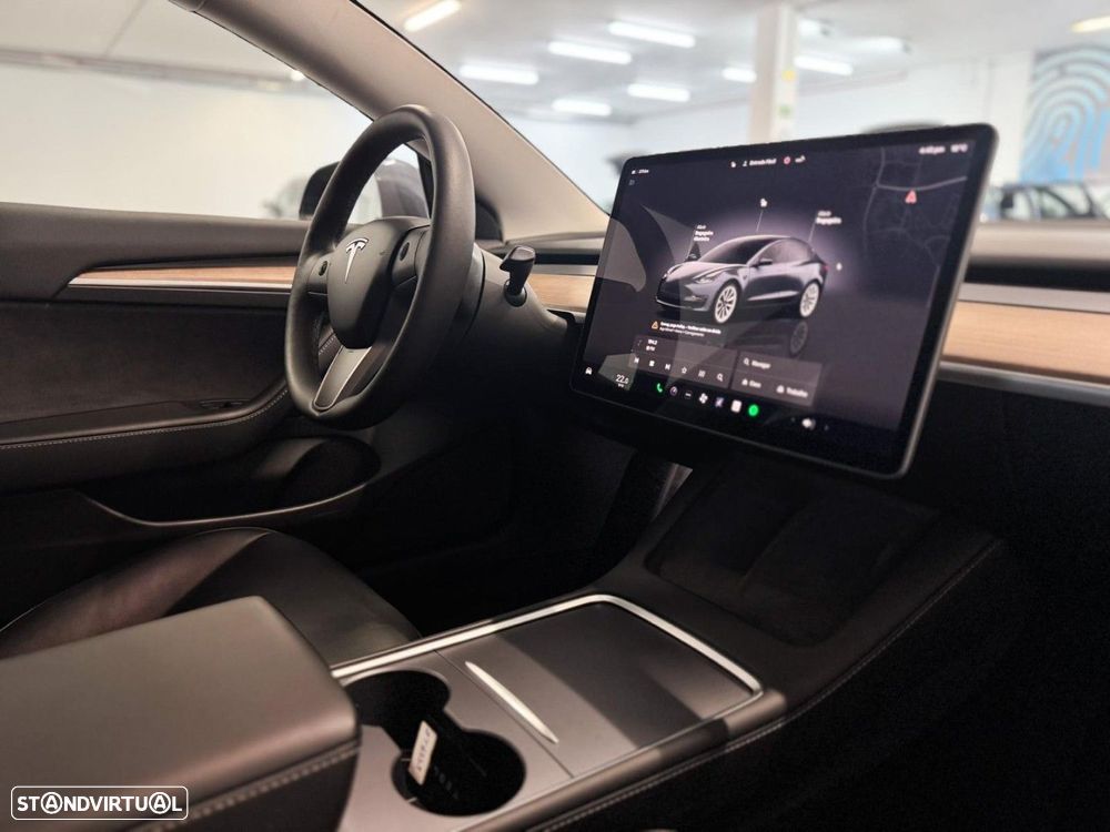 Tesla Model 3 - 40