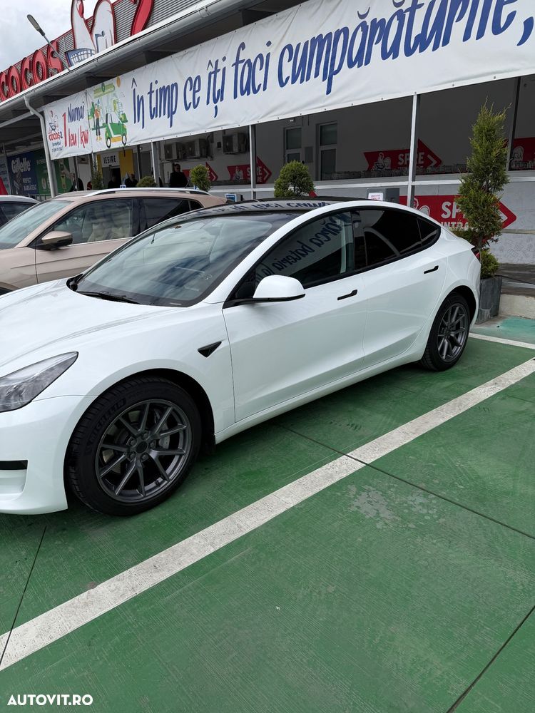 Tesla Model 3 - 2