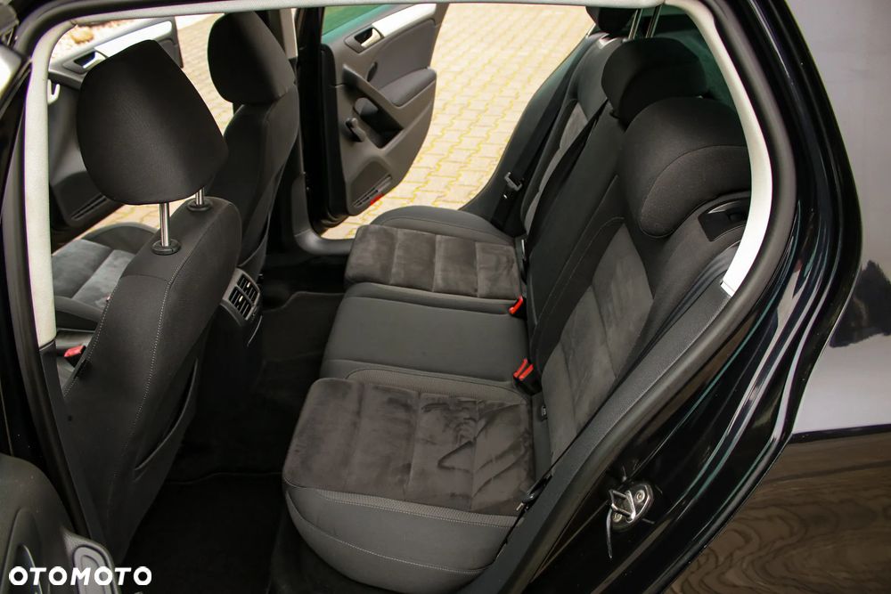 Volkswagen Golf - 30