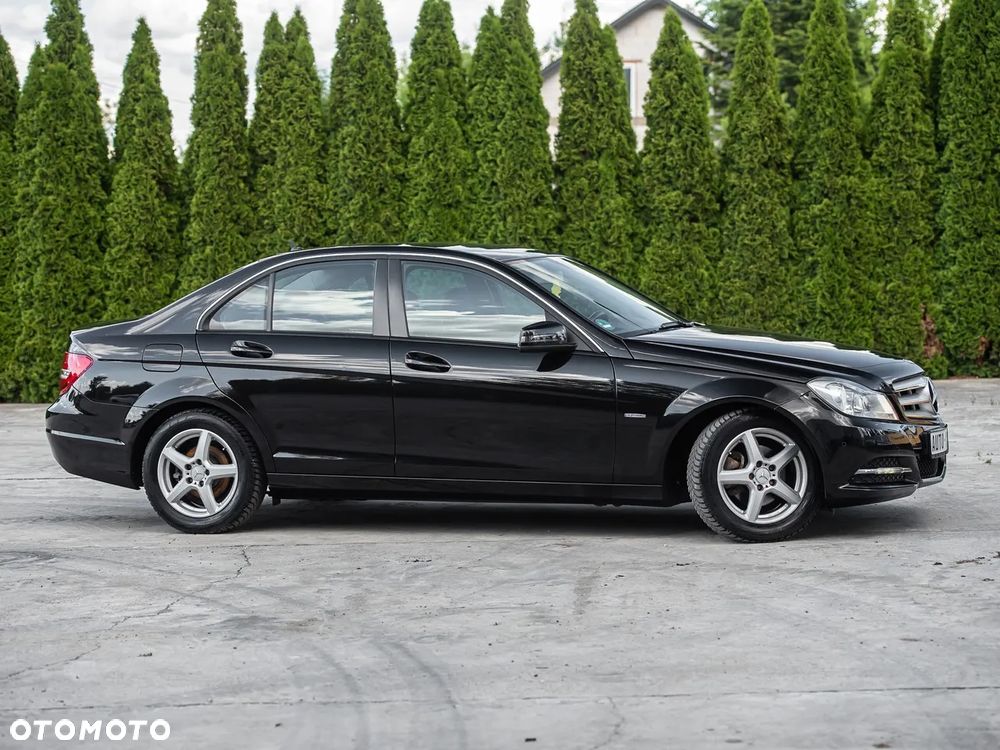 Mercedes-Benz Klasa C 180 BlueEFFICIENCY Avantgarde - 3