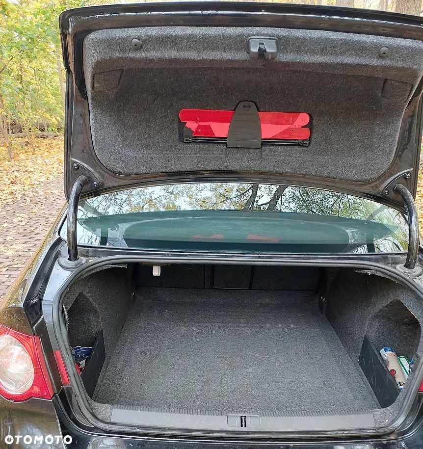 Volkswagen Passat 2.0 TDI DPF Comfortline - 8