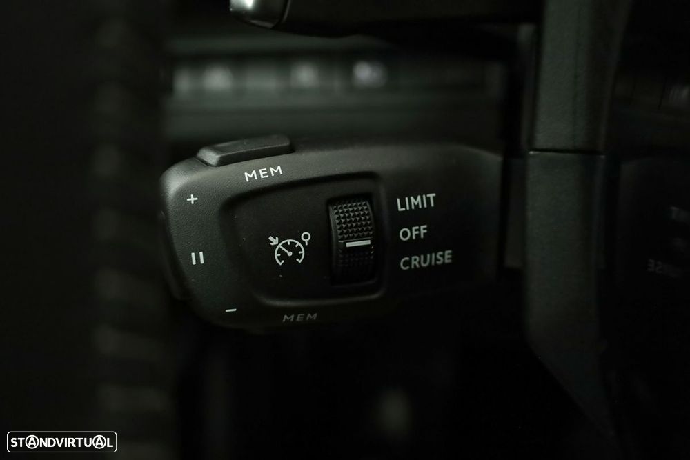 Peugeot 3008 1.6 Hybrid Allure e-EAT8 - 17