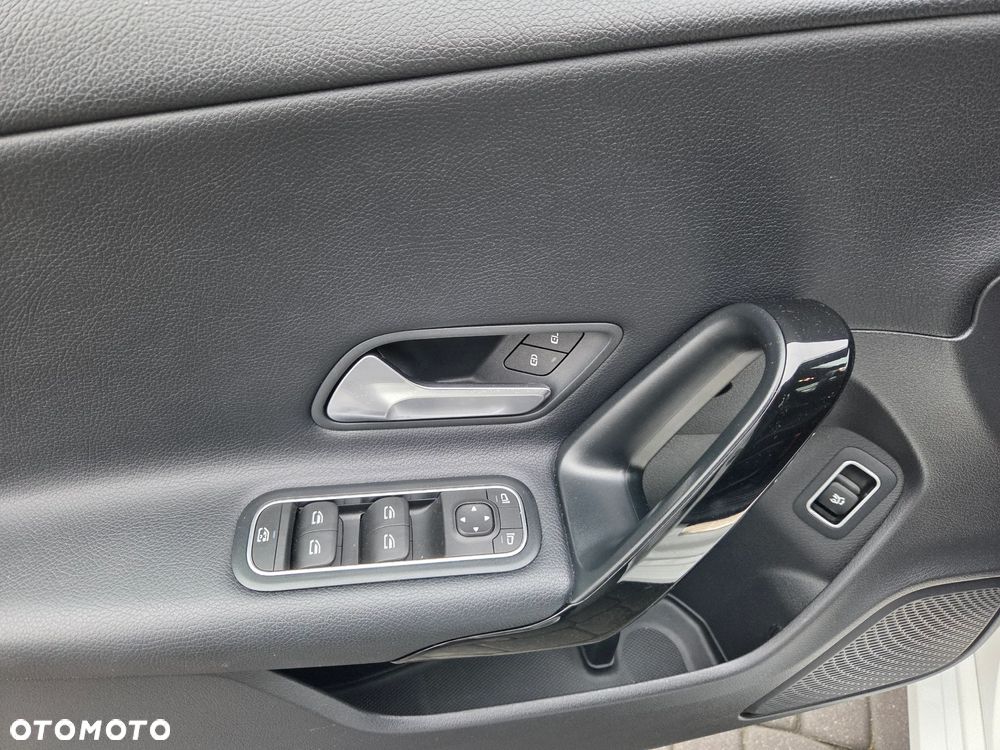 Mercedes-Benz CLA 180 d 7G-DCT - 15