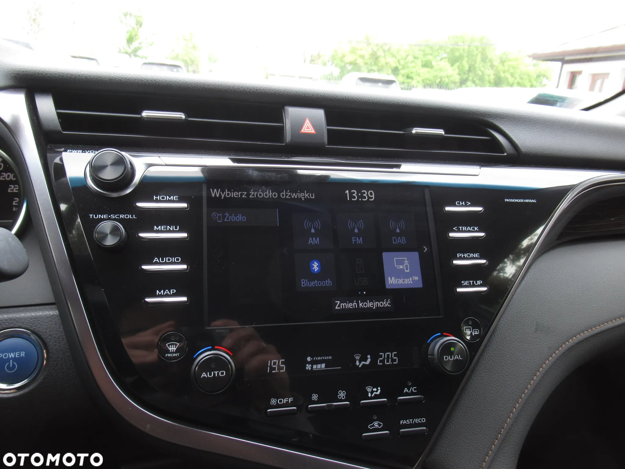 Toyota Camry 2.5 Hybrid Prestige CVT - 27