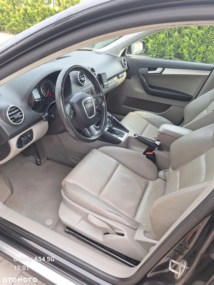 Audi A3 Sportback 2.0T FSI Ambiente S tronic - 9
