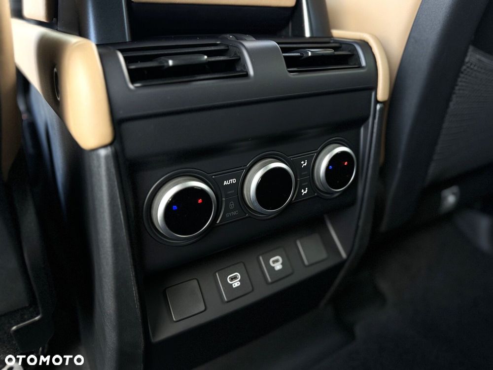 Land Rover Defender - 10