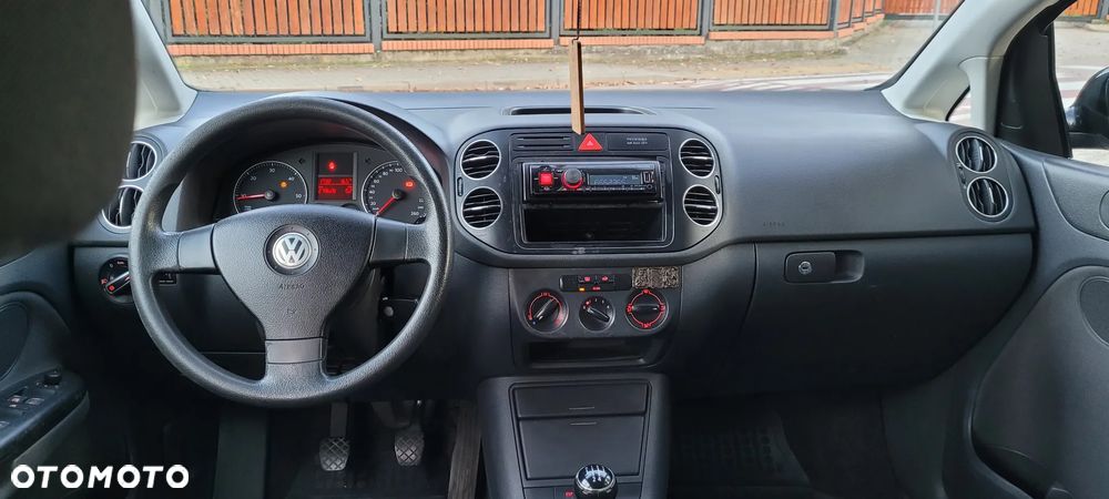 Volkswagen Golf - 6