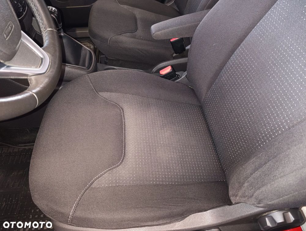 Ford Transit Courier - 19