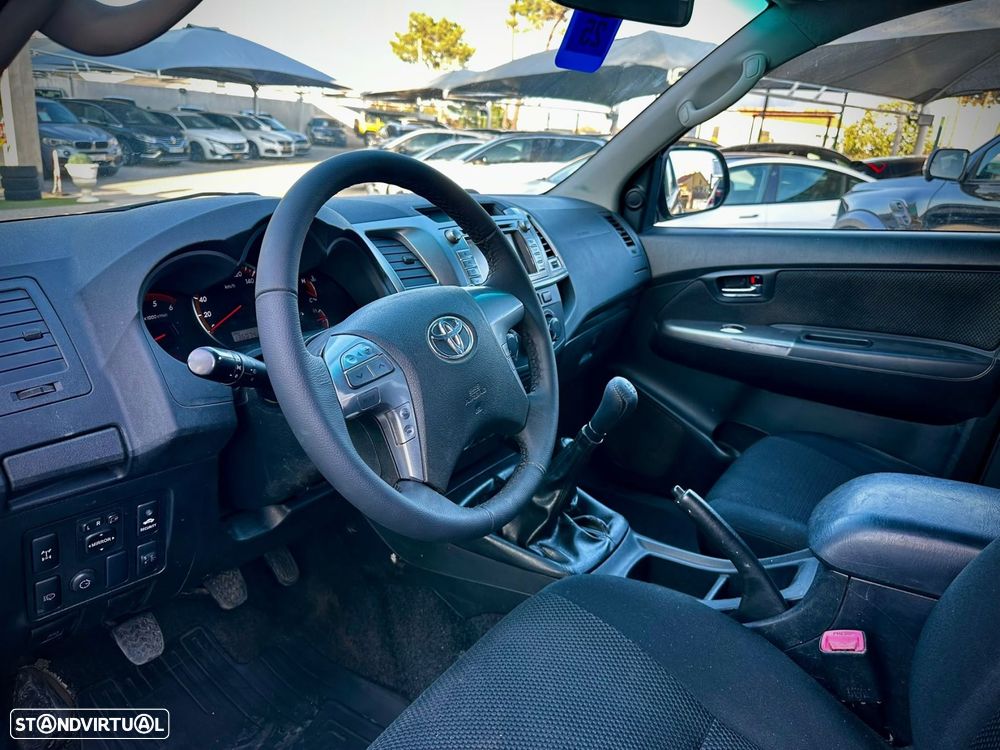 Toyota Hilux 2.5 D-4D 4WD CD - 12