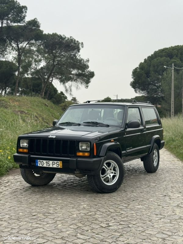 Jeep Cherokee 2.5 TD Base