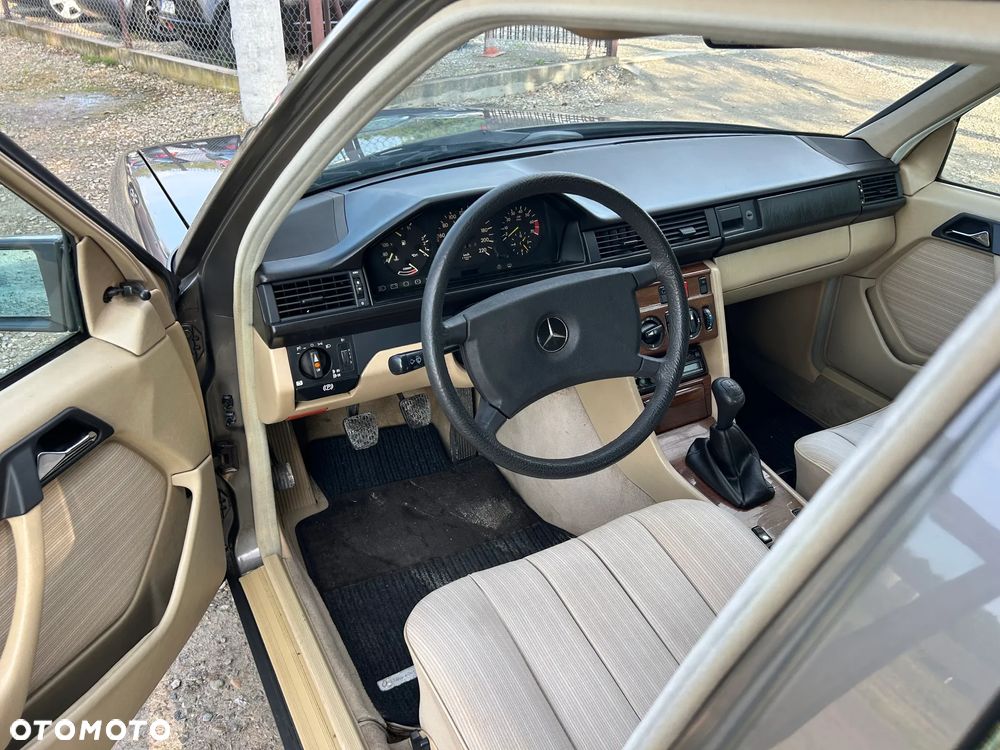 Mercedes-Benz W124 (1984-1993) - 19
