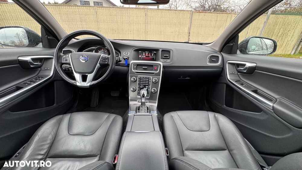 Volvo V60 D6 Plug-In-Hybrid AWD Geartronic Summum - 9