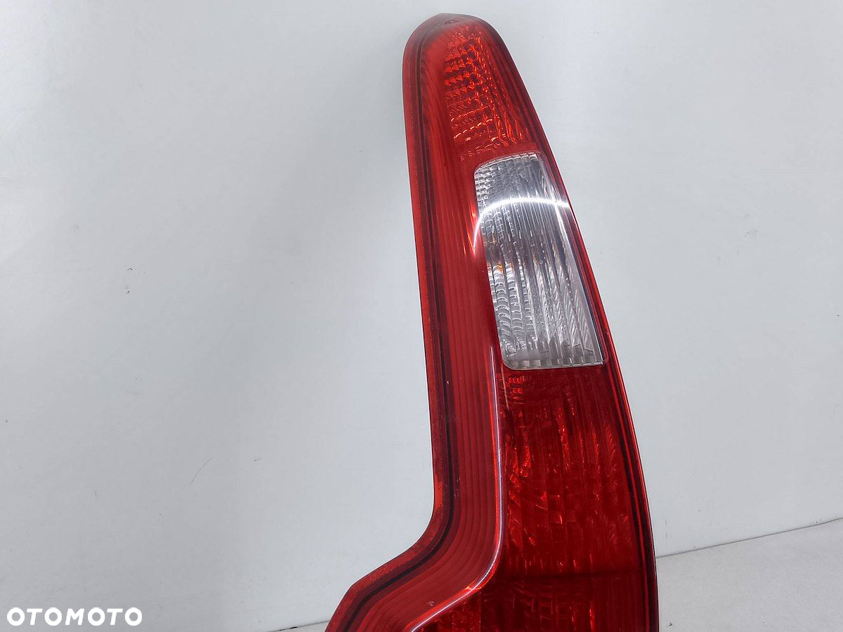 LAMPA TYLNA LEWA VOLVO V50 30678745 KOMBI - 7