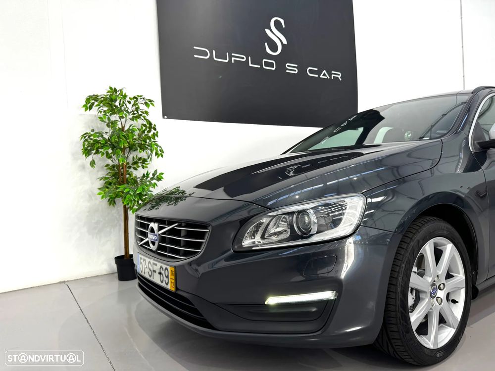 Volvo V60 2.0 D3 Momentum - 3