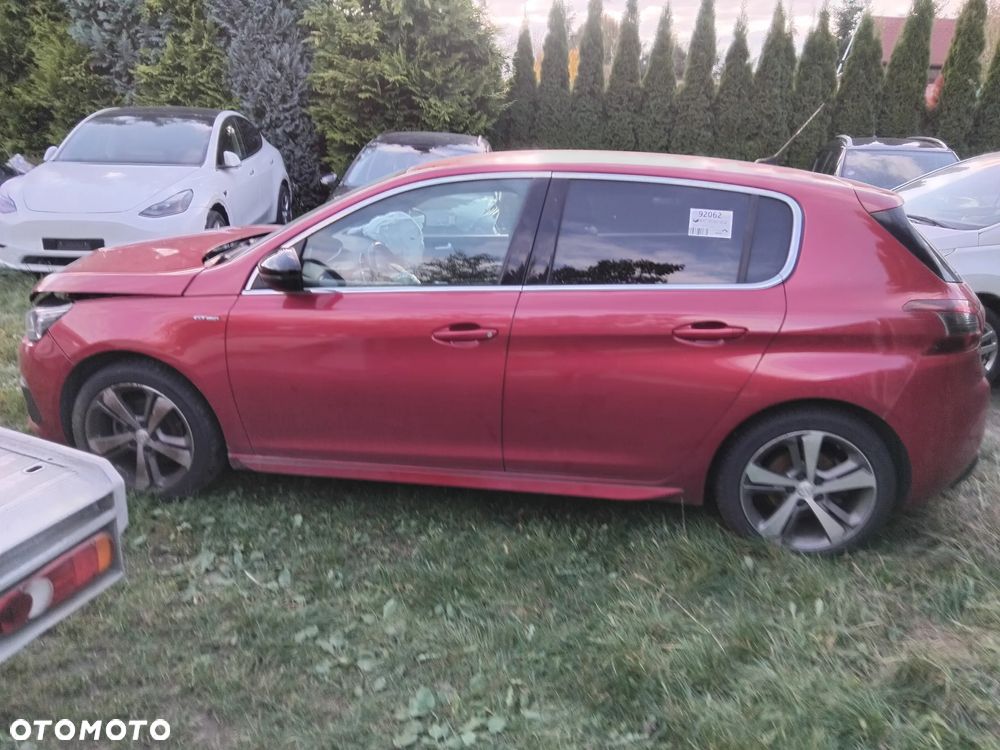 Peugeot 308 PureTech 130 GPF EAT8 Stop & Start GT Pack - 8