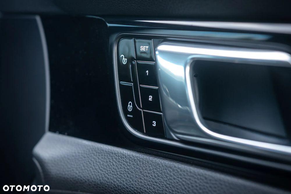 Porsche Panamera 4 - 29